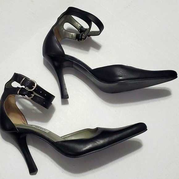 Steve Madden LIV Black Pointed Toes Leather Classic Chic Strappy Heels - Picture 5 of 12